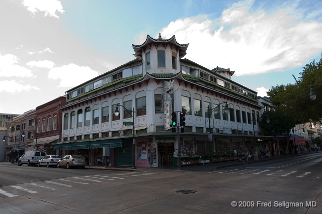 20091031_141546 D3.jpg - Chinatown, Honolulu.